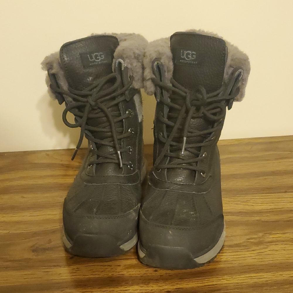 UGG Women's Gray Winter Boots